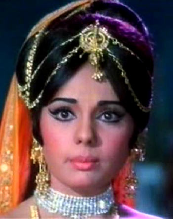 Mumtaz in Aaina