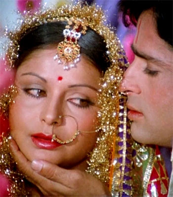 Raakhee, Shashi Kapoor in Kabhi Kabhie