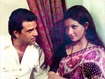 Dharmendra and Sharmila Tagore  in Chupke Chupke