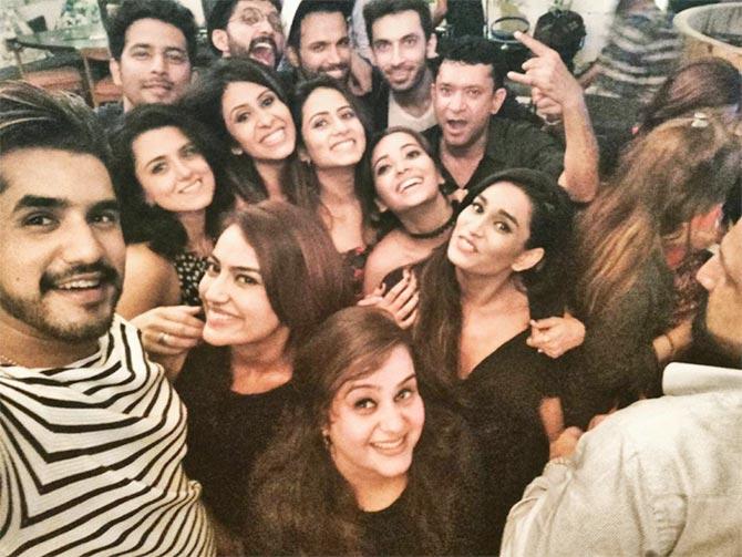 Asha Negi birthday