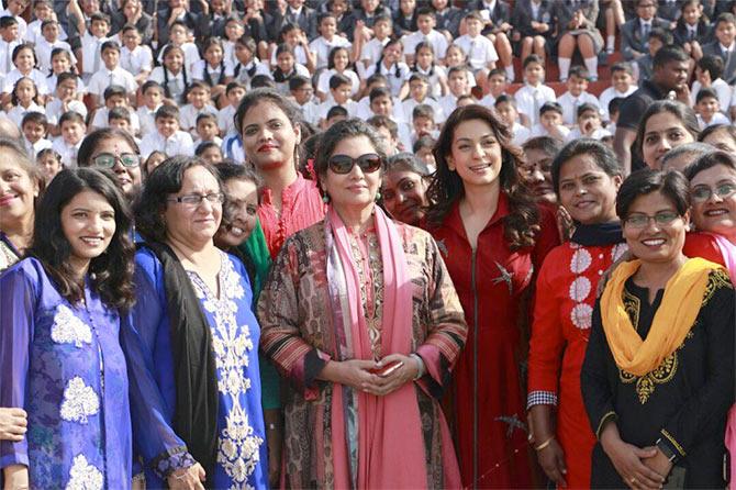 Shabana Azmi, Juhi Chawla