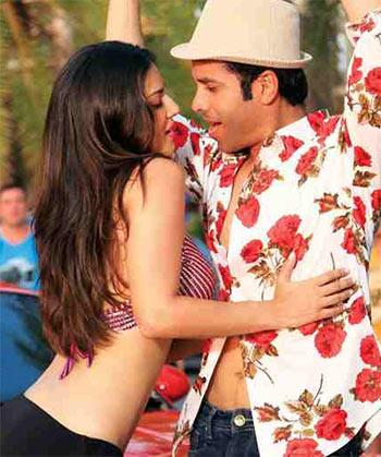 Sunny Leone and Tussha Kapoor in Mastizaade