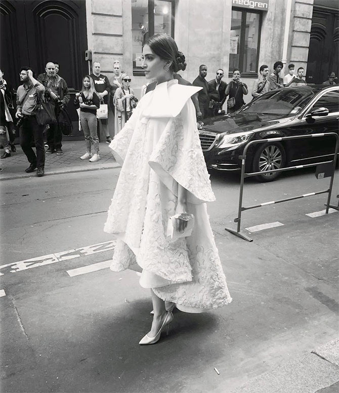 What's Deepika Doing Looking So Gorgeous In Paris? - Rediff.com
