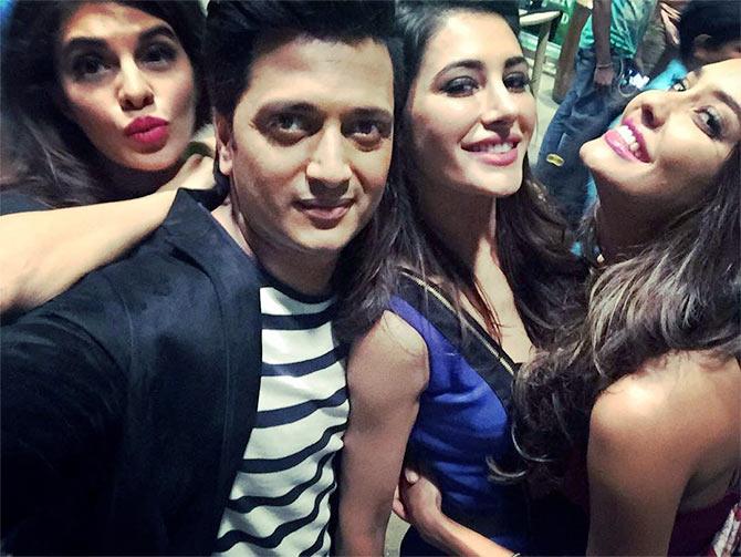 Jacqueline Fernandez, Riteish Deshmukh, Nargis Fakhri and Lisa Haydon 