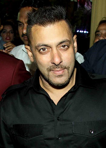 PIX: Salman, Katrina, Shah Rukh at Baba Siddique's Iftar party - Rediff ...