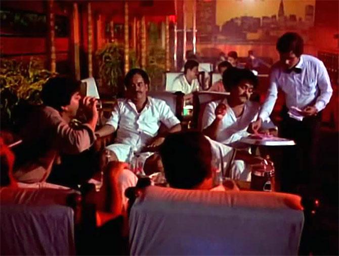 A scene from Padmarajan's Thoovanathumbikal (Dragonflies in the Spraying Rain)