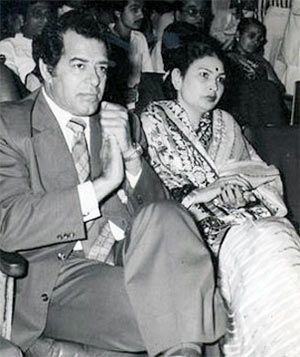 Dara Singh with his wife Surjit Kaur