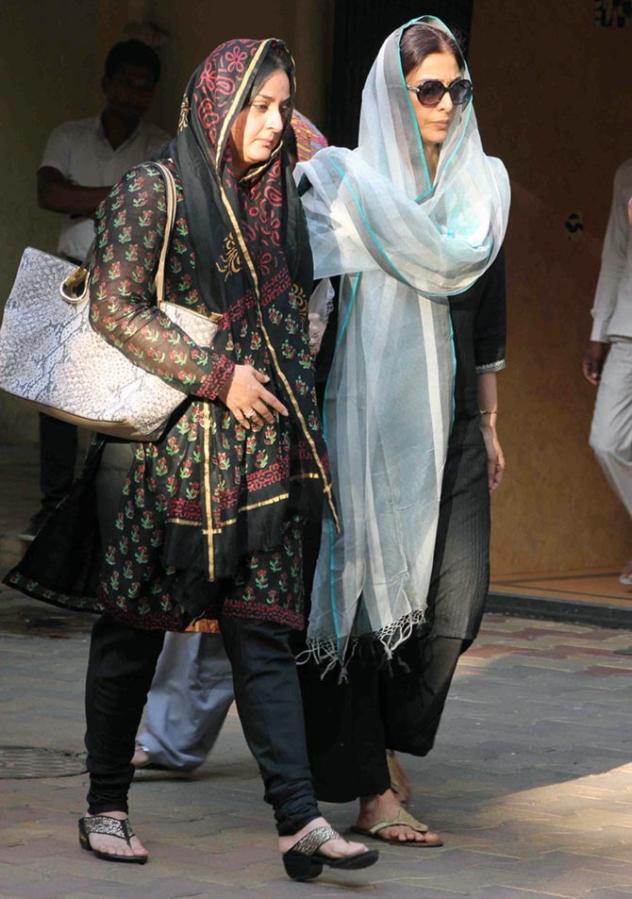 Tabu and Farah Naaz