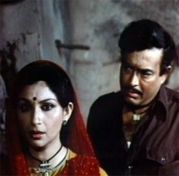 Sharmila Tagore and Sanjeev Kumar in Namkeen