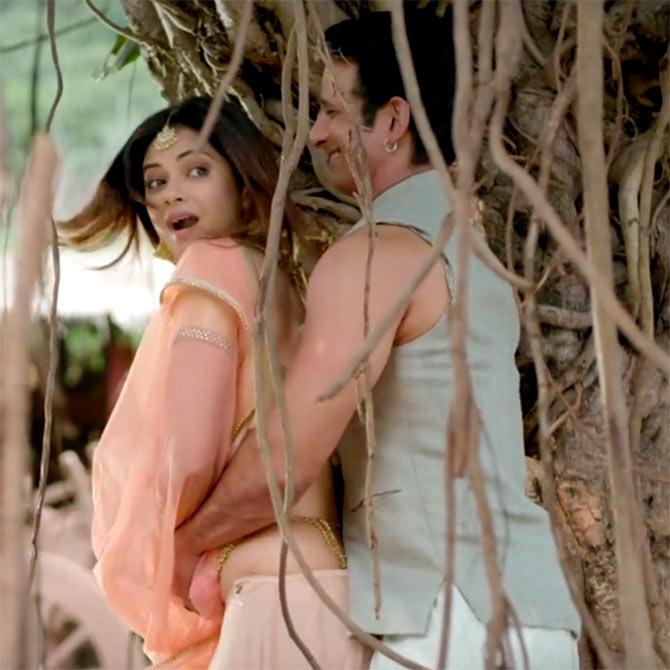 Meera Chopra and Sharman Joshi