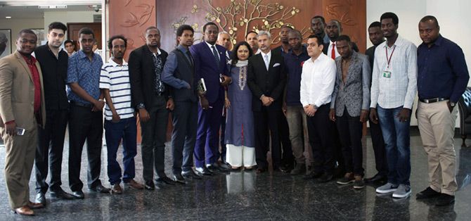 Foreign Secretary S Jaishankar with a delegation of African students in New Delhi, May 30, 2016