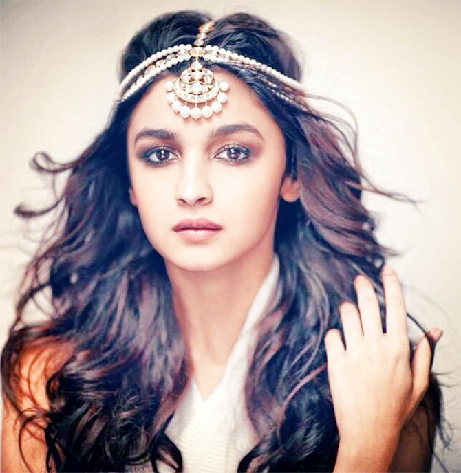 Fashion tips from Sonam, Nargis, Ranveer this Diwali! - Rediff.com movies