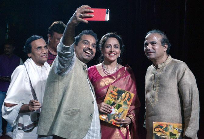 Watch Hema Malini Sings For Special Janmashtami Album Rediff Com Movies