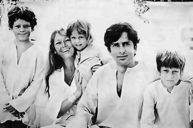Shashi Kapoor with his family