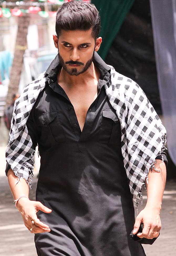 Like Ravi Dubey's looks on Jamai Raja? - Rediff.com movies