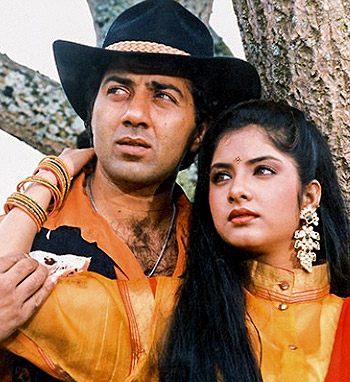 Sunny Deol and Divya Bharti in Vishwatma