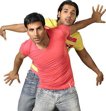 Akshay Kumar and John Abraham in Garam Masala