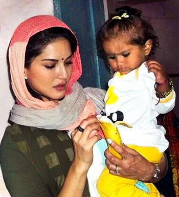 Sunny Leone's adorable picture with daughter Nisha - Rediff.com movies