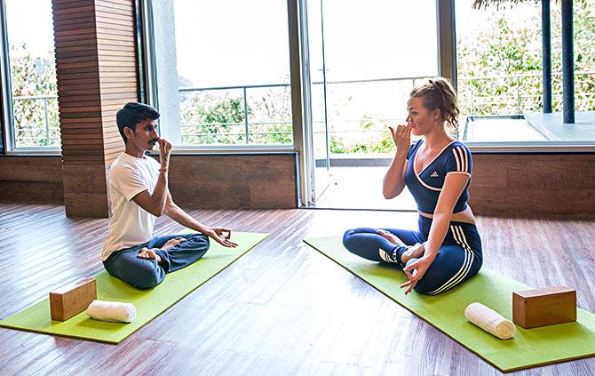 Nadi shuddhi pranayama