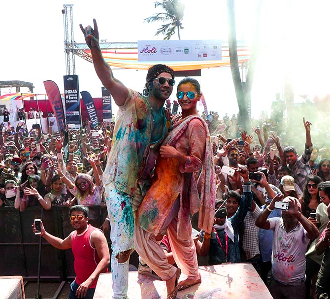 Happy Holi! Here's how your favourite stars are celebrating the festival of  colours - Top Lead India