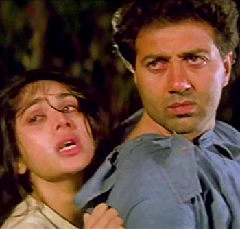 Meenakshi Sheshadri and Sunny Deol in Damini