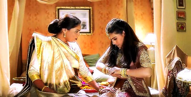Reema Lagoo's winsome moments as Bollywood's Ma - Rediff.com movies