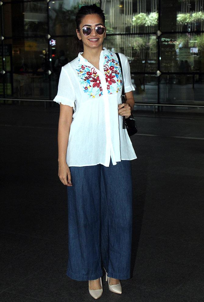 Deepika Made The Airport Look HOTTER - Rediff.com