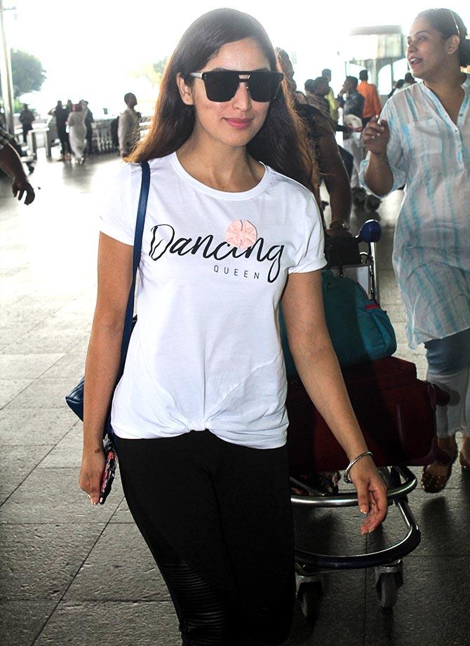 Deepika Made The Airport Look HOTTER - Rediff.com