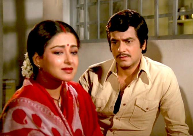 Moushumi Chatterjee - Wikipedia