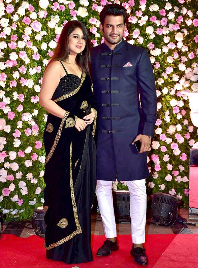 PIX: DeepVeer at Gini, Kapil's reception - Rediff.com movies