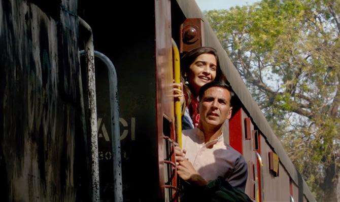 Akshay Kumar and Sonam Kapoor in R Balki's PadMan