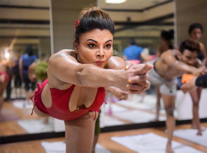 International Yoga Day: These memes on Rakhi Sawant's yoga aasanas