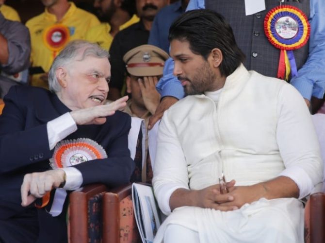 Kerala Governor P Sathasivam makes a point to Bunny