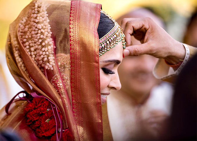 Deepika Padukone | Indian bridal fashion, Indian dresses, Golden dress