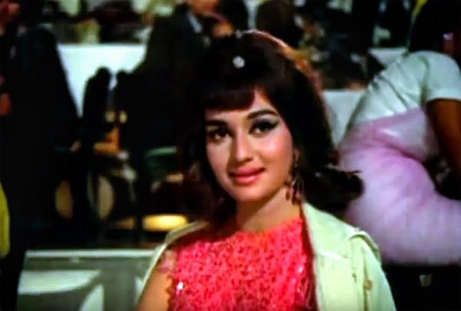 Asha Parekh in Teesri Manzil