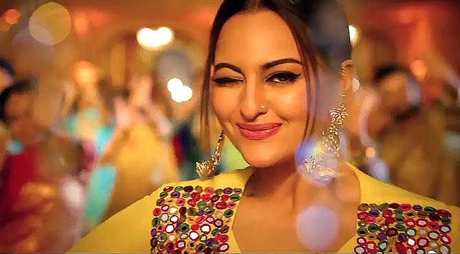 Sonakshi in Khandaani Shafakhana