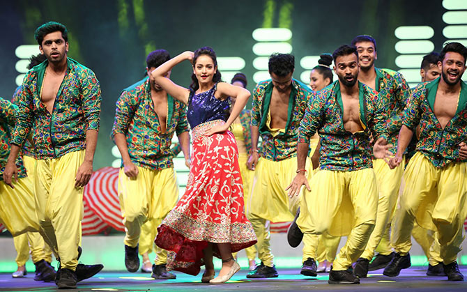 PIX: Nidhhi, Kreethy, Vijay at SIIMA awards - Rediff.com movies