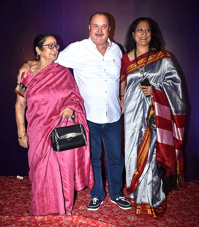 PIX: Neil's day out with wife, daughter - Rediff.com movies