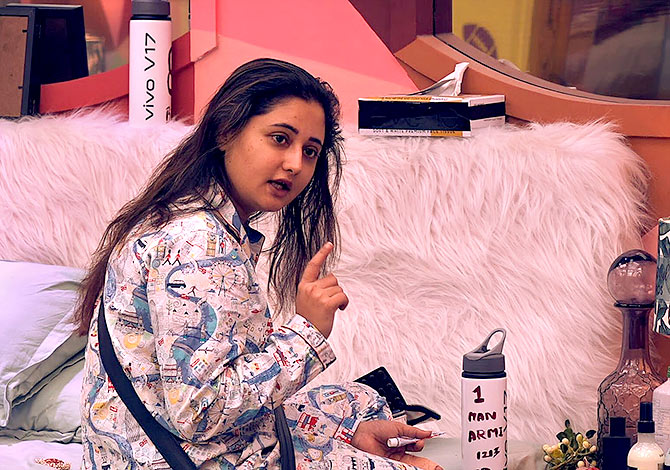 Bigg Boss 13 Now Rashami is upset with Arti Rediff