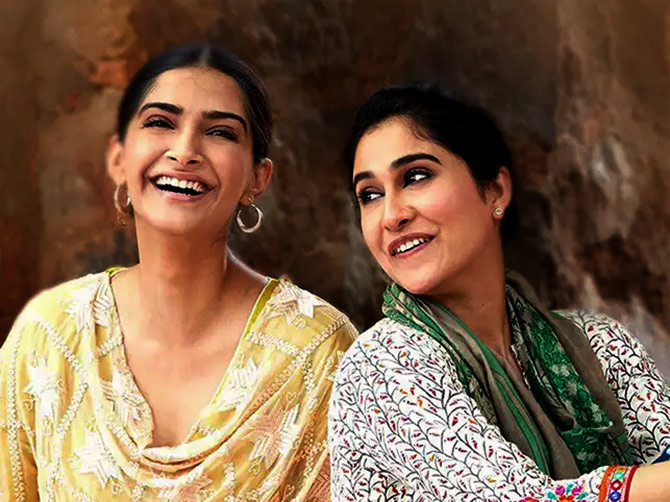 Sonam Kapoor and Regina Cassandra in Ek Ladki Ko Dekha Toh Aisa Laga