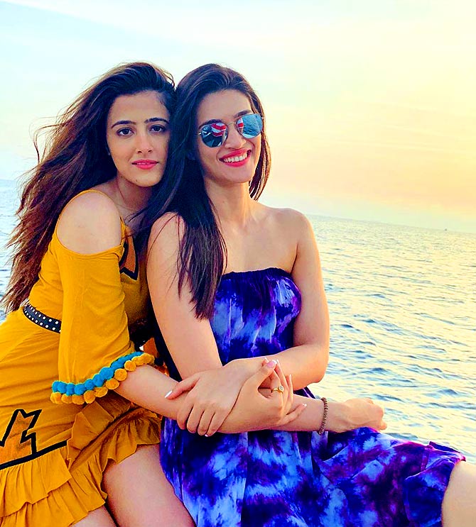 Meet Bollywood S Hottest Sisters Movies