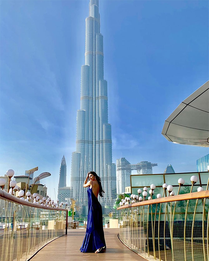 Burj Khalifa - Beautiful Instagram photo spots (Dubai)