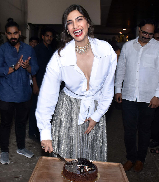 Sonam Kapoor Ahuja Celebrates Her Son, Vayu's Second-Month Birthday, Cuts A  Lion-Themed Cake
