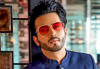 Actor Dheeraj Dhoopar takes to social media to share hairstyling tips with  his fans  Page3Star