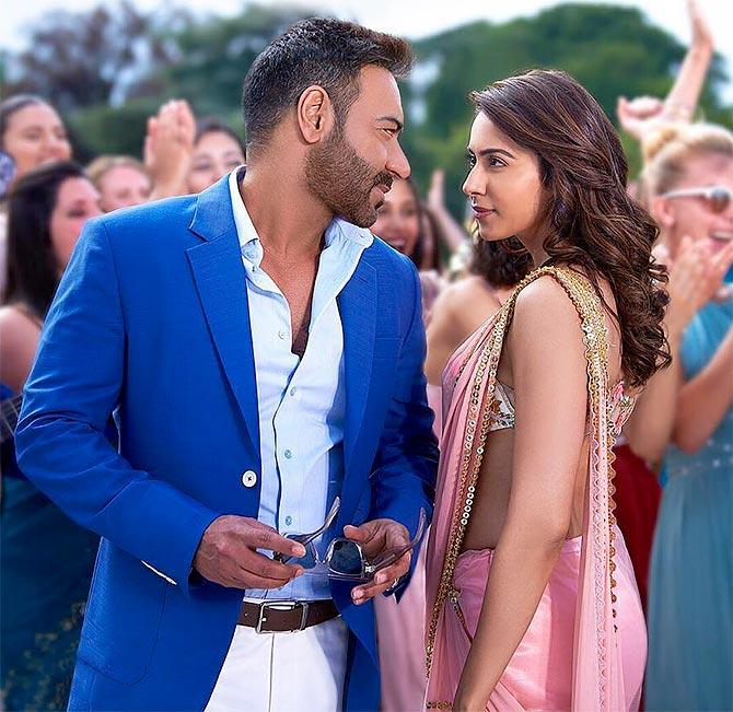 Ajay with Rakul in De De Pyaar De.