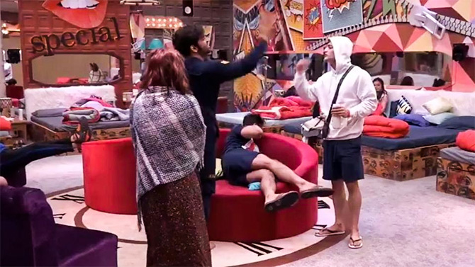 Bigg Boss 13 Day 1 Ameesha gives out black hearts Rediff