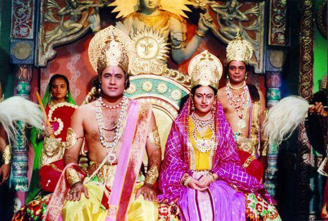 Arun Govil and  Deepika Chikhalia as Ram and Laxman