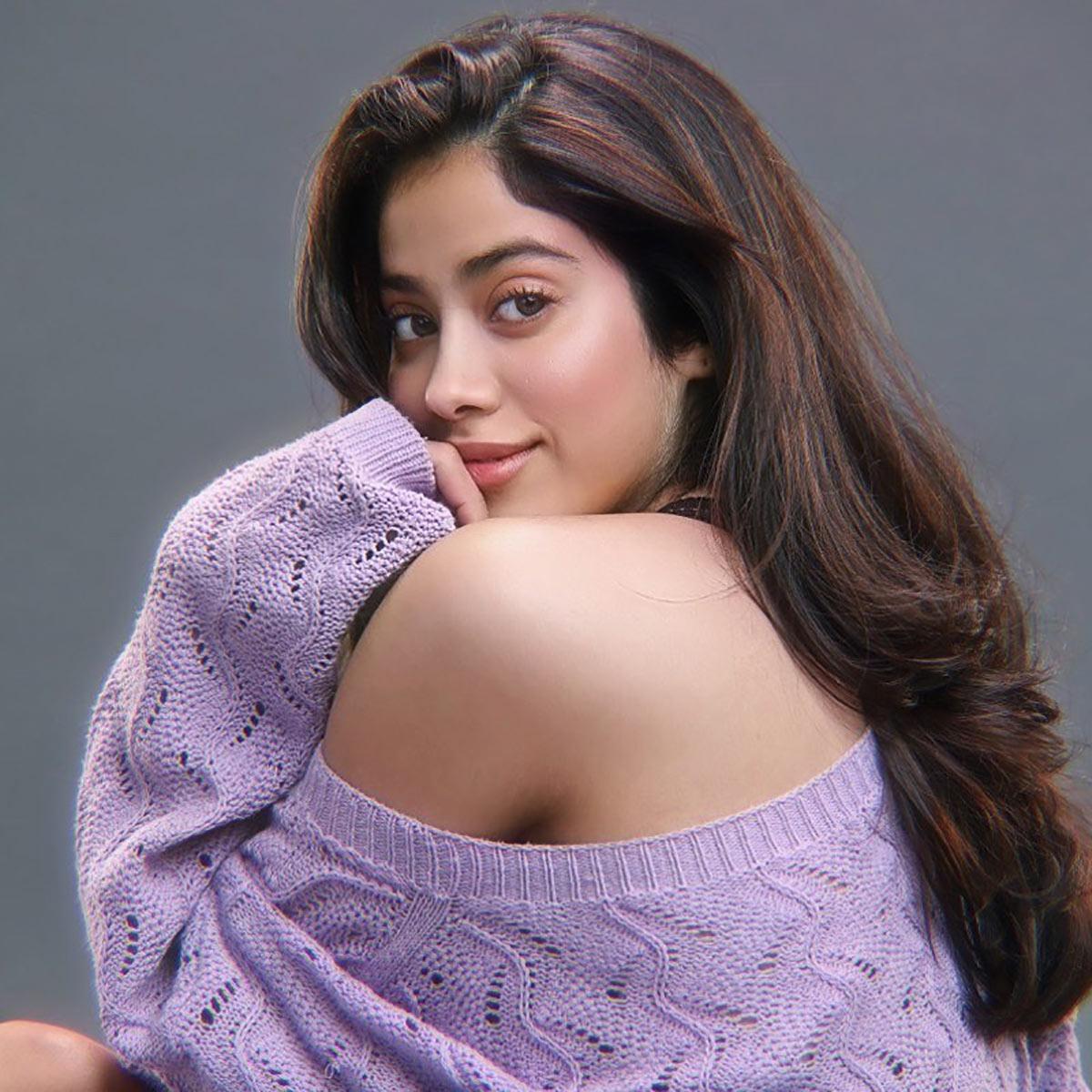 Janhvi Kapoor shows off her toned back 