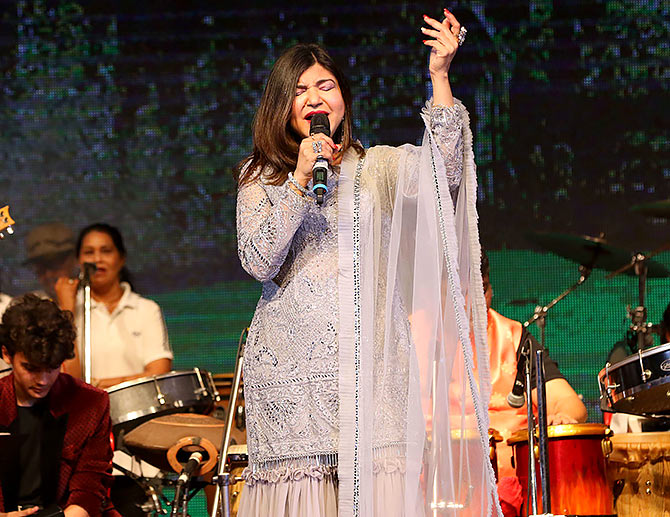 What Happened To Alka Yagnik: A Doctor...