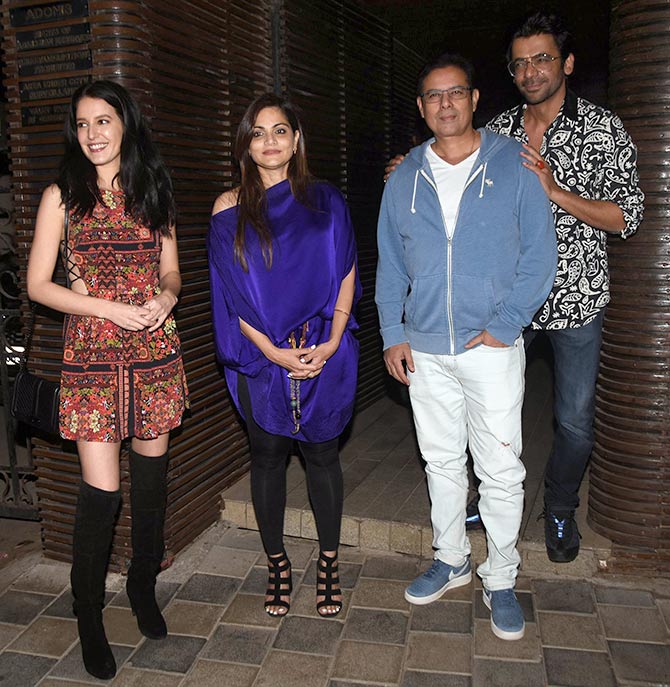 PIX: Shah Rukh parties with Katrina - Rediff.com movies